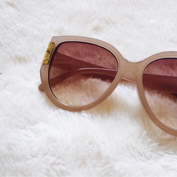 Rosy Light Gray Cat Eye Oversized Sunglasses - Picture 2 of 11